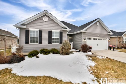 102 Country Club Ct, Grand Island, NY, 14072-2585 | Card Image