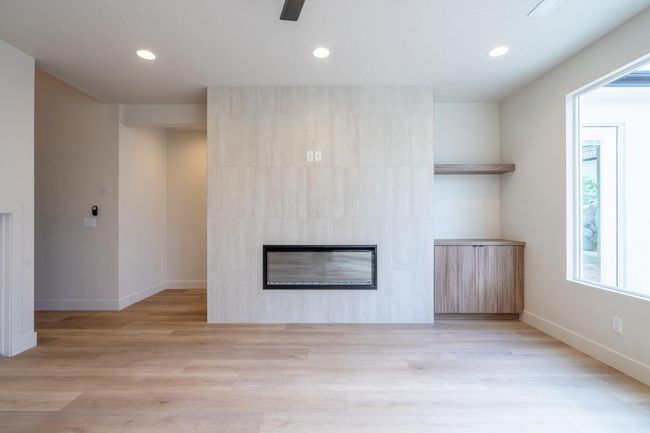 Living Area | Image 15