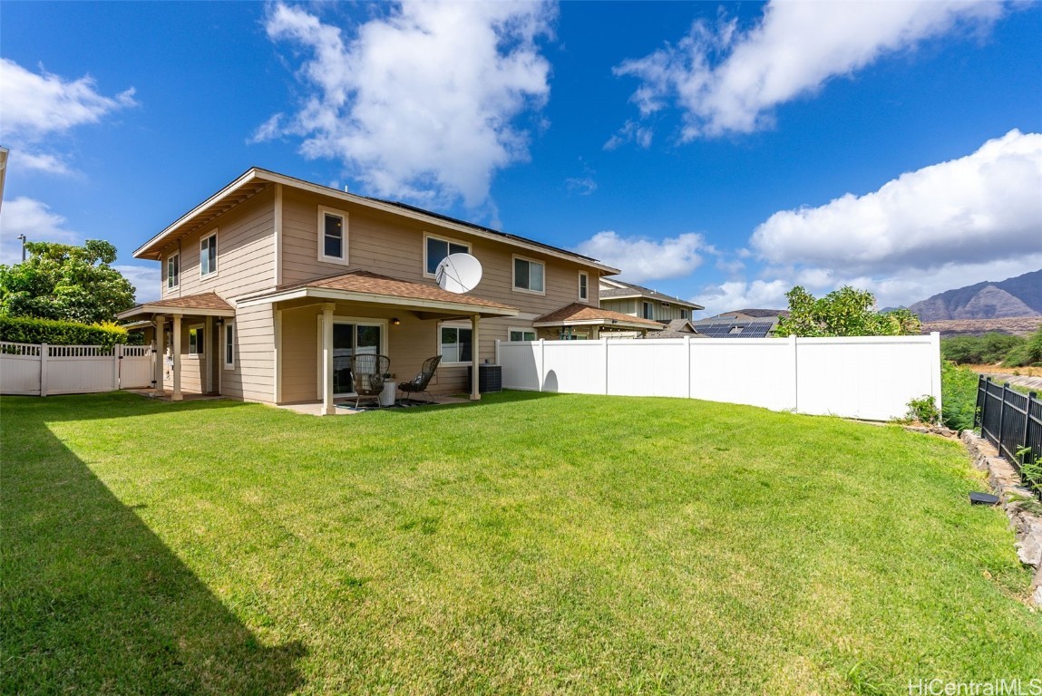 Wehiwehi St, Waianae, HI 96792