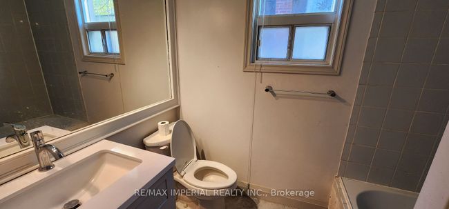 MAIN - 157 Booth Ave, Home with 2 bedrooms, 2 bathrooms and 1 parking in Toronto ON | Image 12