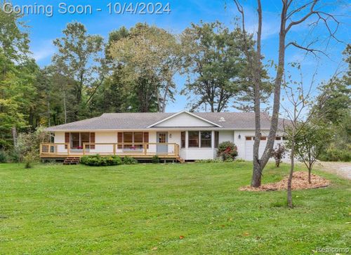 2829 Pineway Trail, Howell Twp, MI, 48855 | Card Image