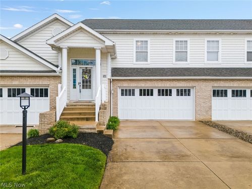 1340 Cascade Cir W, Canton, OH, 44708-3979 | Card Image