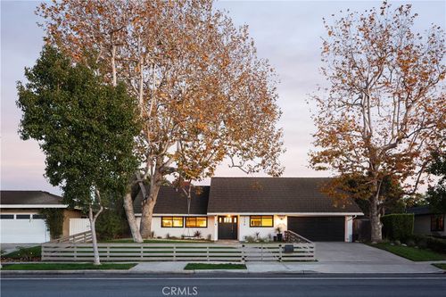 1136 Highland Dr, Newport Beach, CA, 92660-5618 | Card Image