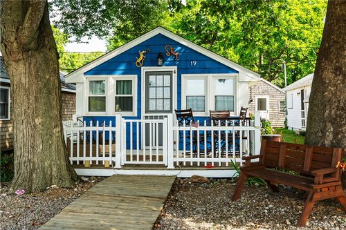 19 East Andrew Comstock Road, Warwick, RI, 02886 | Card Image