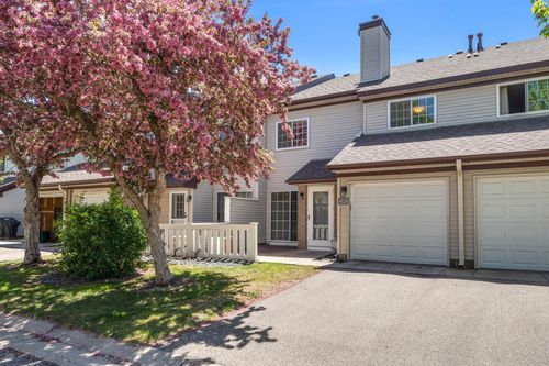 76-4026 Wilshire Cir, Shoreview, MN, 55126-2969 | Card Image