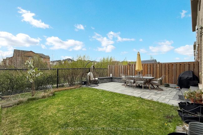 1558 Clitherow St, House other with 4 bedrooms, 3 bathrooms and 1 parking in Milton ON | Image 38