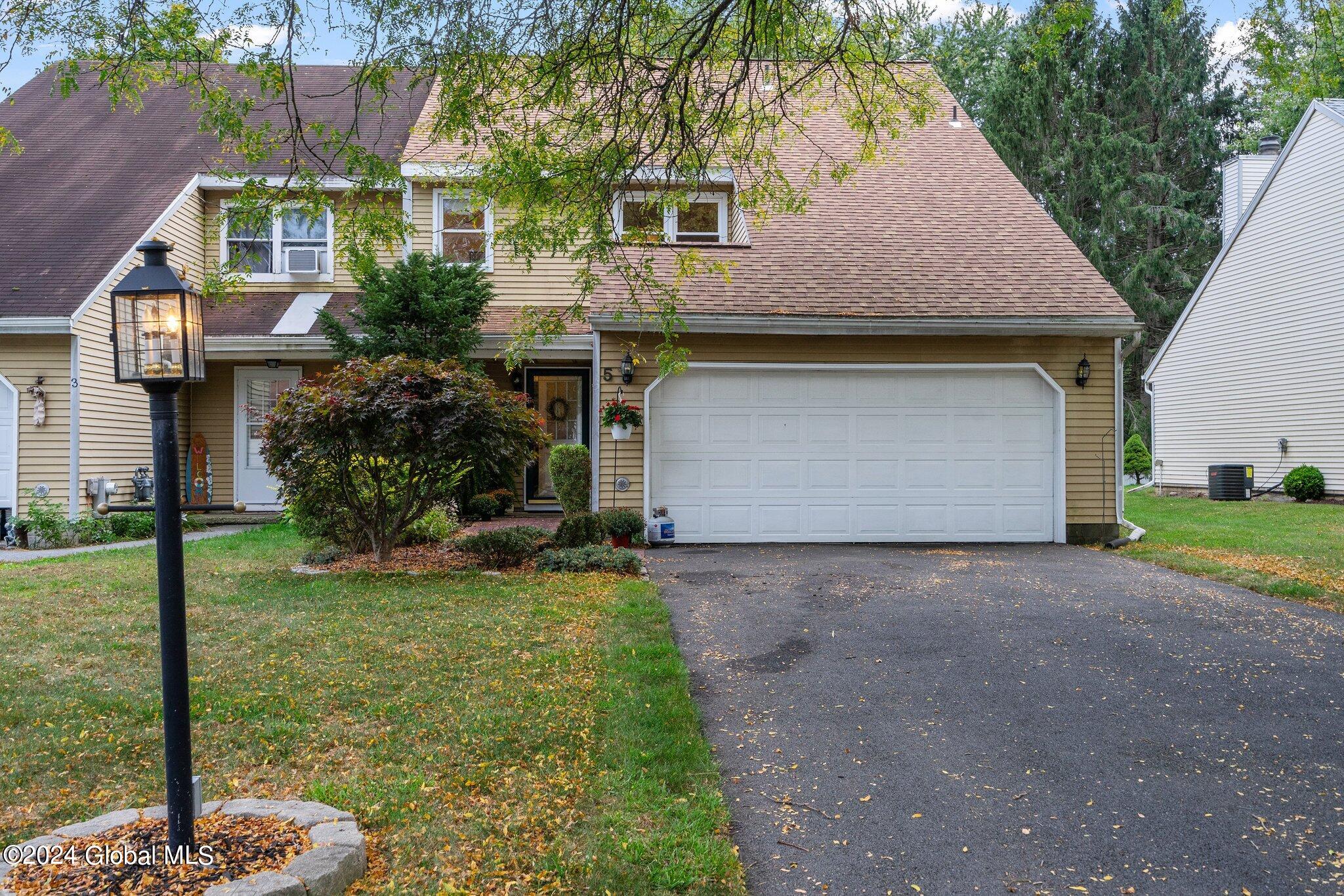 Mohawk Trl, Clifton Park, NY 12065