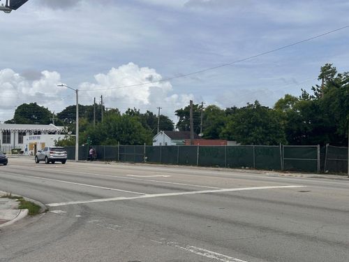 1630 Nw 51st St, Miami, FL, 33142-4100 | Card Image