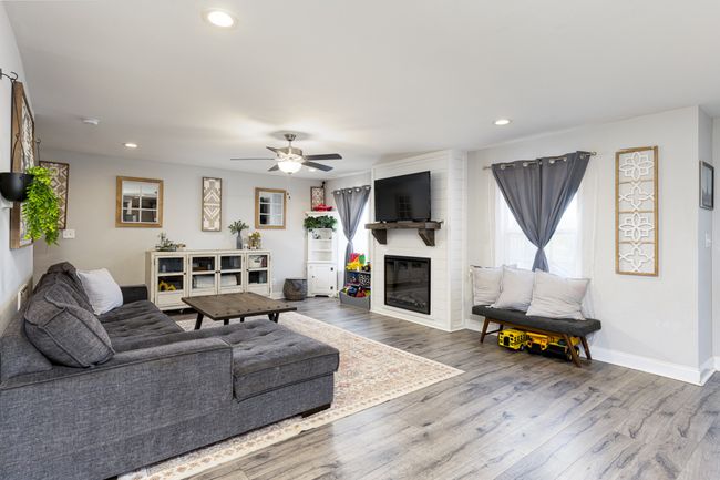 1472 Wild Fern Ln, House other with 4 bedrooms, 3 bathrooms and 4 parking in Clarksville TN | Image 4