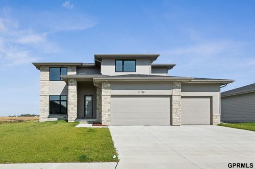 21150 Hartman Ave, Elkhorn, NE, 68022-5351 | Card Image