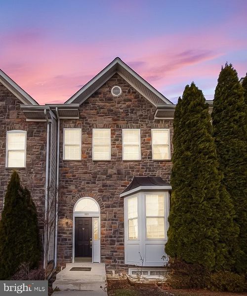 828 Linfield Ter Ne, LEESBURG, VA, 20176-6679 | Card Image