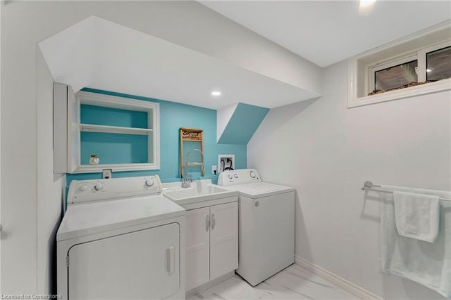182 Solomon Cres, House other with 4 bedrooms, 3 bathrooms and 5 parking in Hamilton ON | Image 34