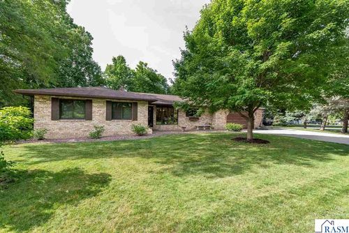 137 Maple Park Dr, Mankato, MN, 56001-7812 | Card Image