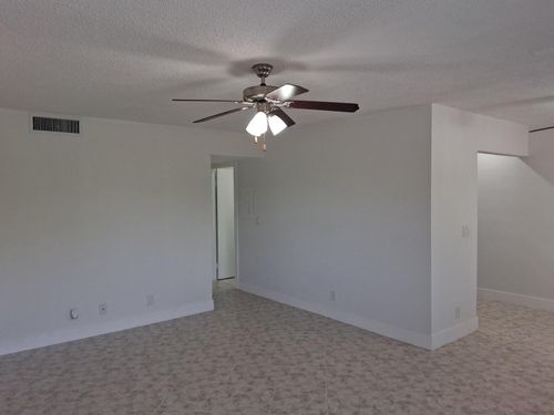 303-2100 Springdale Blvd, Palm Springs, FL, 33461-6385 | Card Image