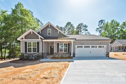 581 Goldmoor Dr Ne, Concord, NC, 28025-2515 | Card Image