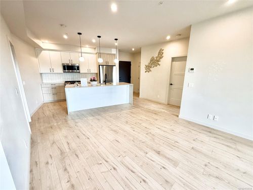 110-958 Pharoah Mews, Victoria, BC, V9B7A1 | Card Image