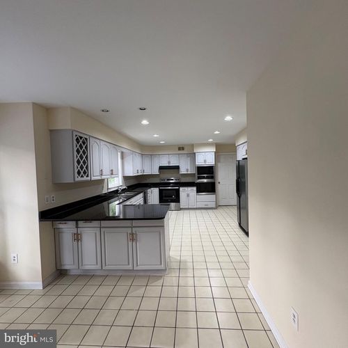 3502 Holly Rd, ANNANDALE, VA, 22003-1267 | Card Image