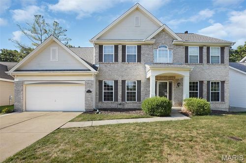 2860 Westridge Oaks Ct, Grover, MO, 63040-1129 | Card Image