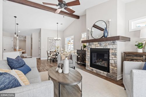2339 17th Ave E, North Saint Paul, MN, 55109-1804 | Card Image