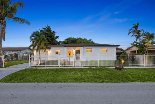 4011 Nw 171st St, Miami Gardens, FL, 33055-4538 | Card Image