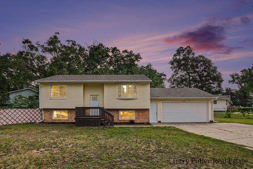 3942 Hall Rd, Muskegon, MI, 49442-1746 | Card Image