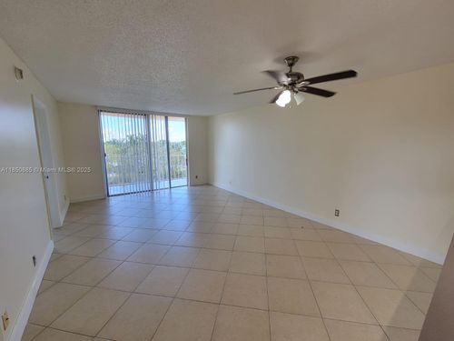 apt-4a-500 Executive Center Dr, West Palm Beach, FL, 33401-4909 | Card Image