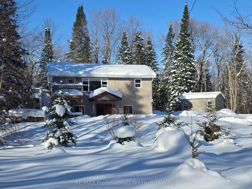 1453 Minnicock Lake Rd, Haliburton, ON, K0M1S0 | Card Image