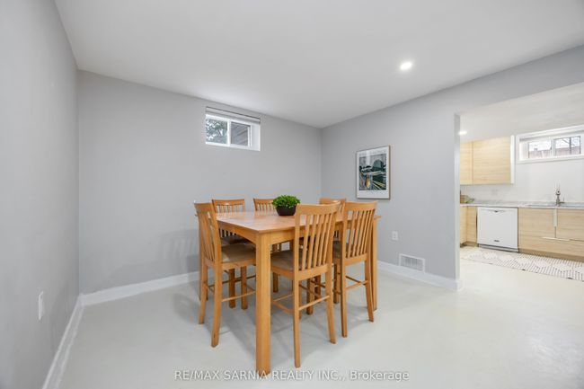 12 Sunset Ave, House other with 5 bedrooms, 2 bathrooms and 8 parking in Warwick ON | Image 24