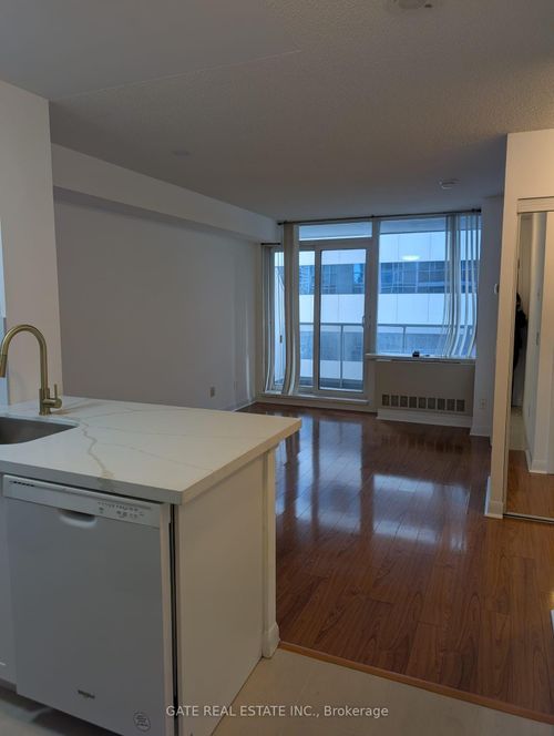 1612-4968 Yonge St, North York, ON, M2N7G9 | Card Image