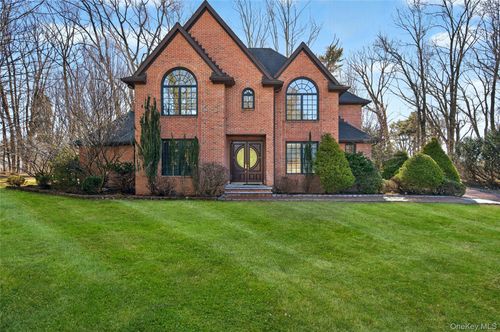 3 Chestnut Ct, Old Westbury, NY, 11568-1627 | Card Image
