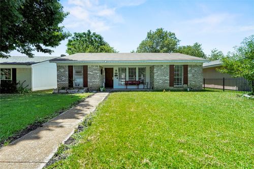 10040 Hymie Cir, Dallas, TX, 75217-2841 | Card Image