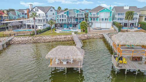 1335 Edwards Dr, Dickinson, TX, 77539-9647 | Card Image