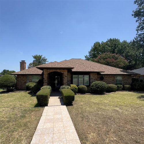 2800 Clearmeadow St, Bedford, TX, 76021-4729 | Card Image