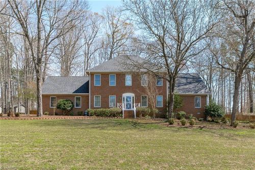 303 Holyoke Rd, Greensboro, NC, 27406-9180 | Card Image