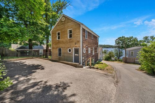 11 Beech Ln, Amesbury, MA, 01913-5327 | Card Image
