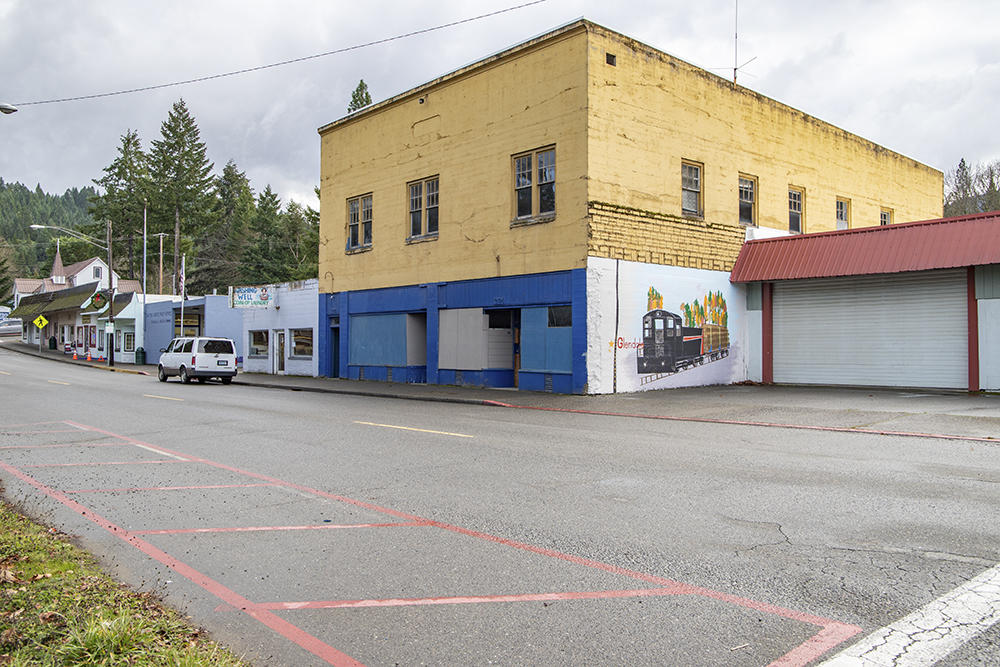 Commercial Sale in Glendale 2