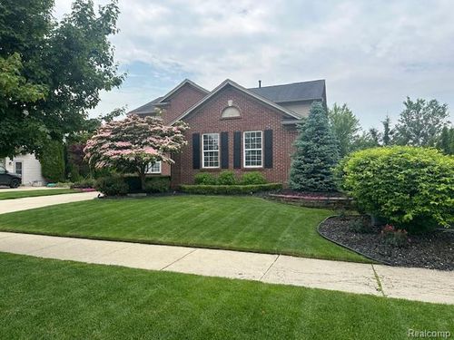 27861 S Mockingbird Dr, Flat Rock, MI, 48134-4701 | Card Image