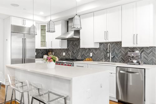 4-891 E 1st, Boston, MA, 02127 | Card Image