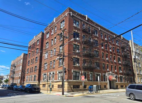d4-301 79th St, North Bergen, NJ, 07047-5635 | Card Image