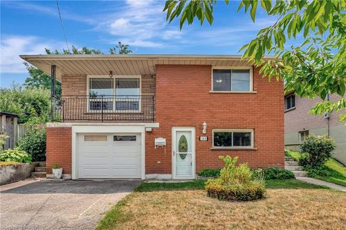 243 Wellington St, Brantford, ON, N3S3Z6 | Card Image