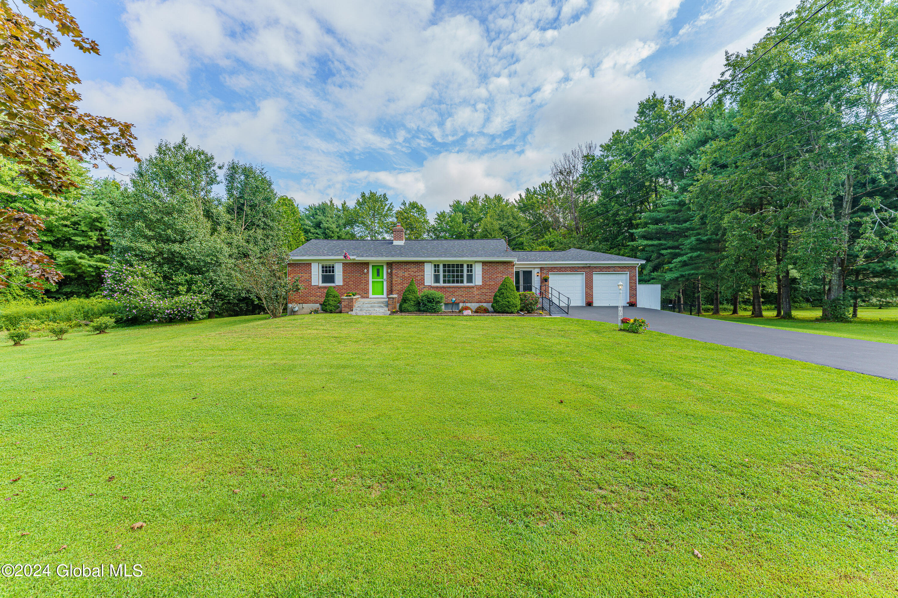 Elm Ave, Selkirk, NY 12158