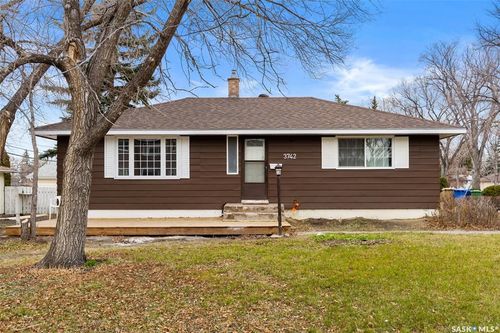 3742 Argyle Rd, Regina, SK, S4S2C2 | Card Image