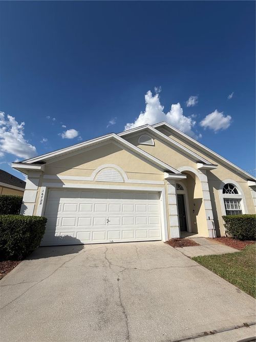 16725 Rolling Green Dr, CLERMONT, FL, 34714-6881 | Card Image