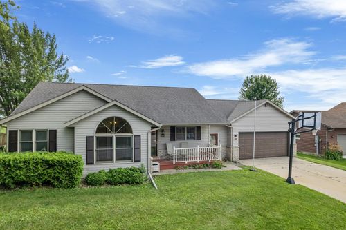 175 Nicholas Dr, Lewiston, MN, 55952-1121 | Card Image