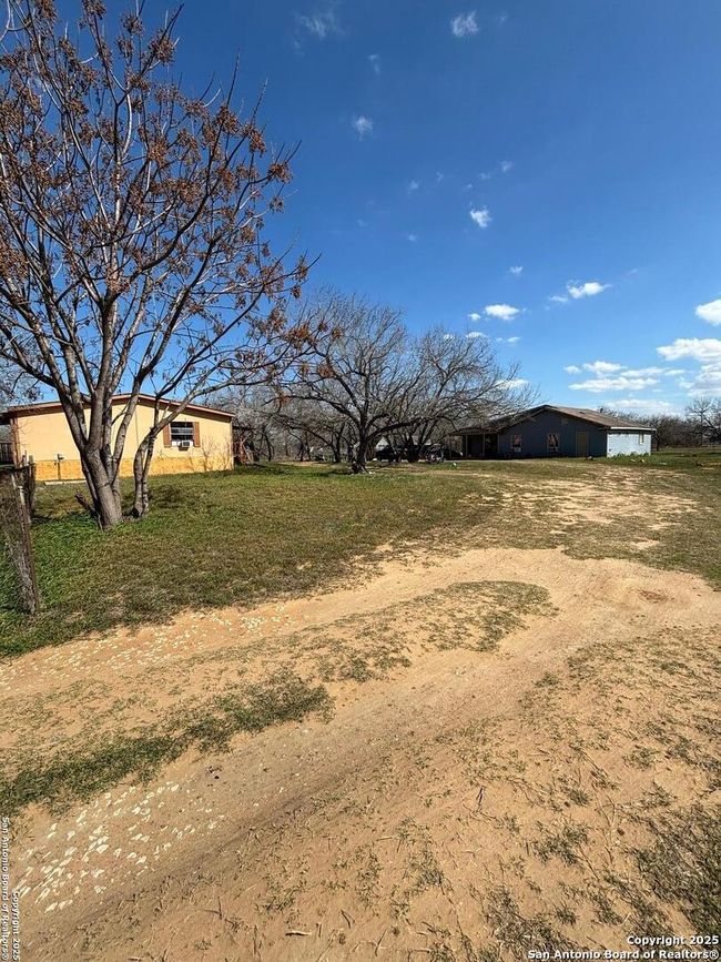 17423 Fx Ball Dr, House other with 1 bedrooms, 3 bathrooms and null parking in Elmendorf TX | Image 10