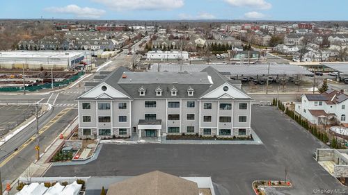 3d-80 Division St, Patchogue, NY, 11772-3402 | Card Image