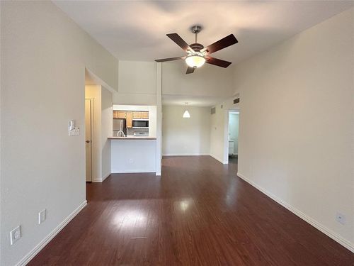 620-2120 El Paseo St, Houston, TX, 77054-3229 | Card Image