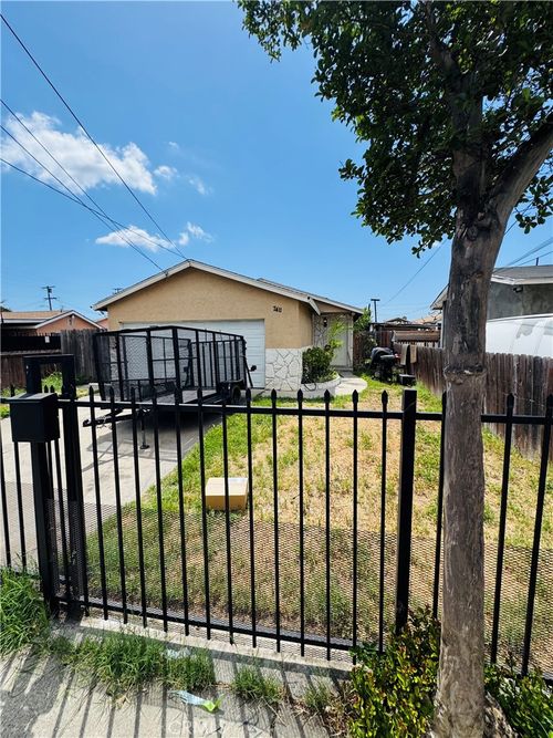 7411 Elsie St, Los Angeles, CA, 90001 | Card Image