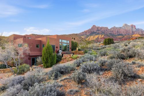 261 Valley View Dr, Springdale, UT, 84767-7737 | Card Image