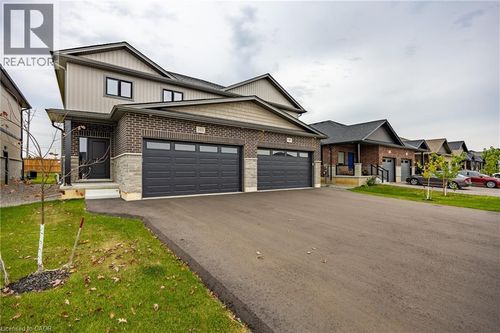 103 Amber St, Waterford, ON, N0E1Y0 | Card Image